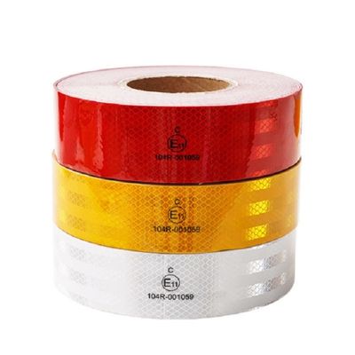 Хорошая цена Diamond Grade Mirco Prismatic ECE 104R Warning Retro Reflective Tape for Trucks онлайн